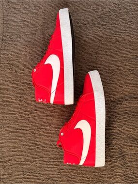 Nike Blazer Mid LR in University Red/White